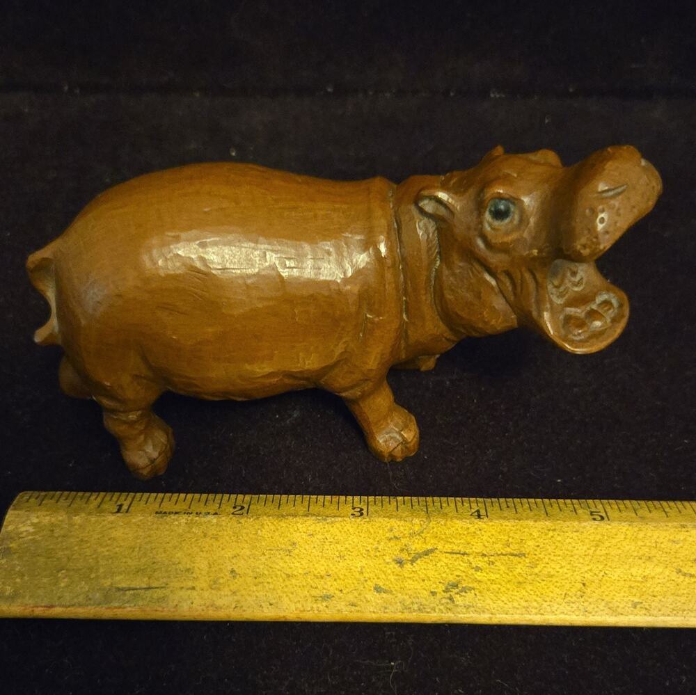 Red Mill Carved Pecan Shell House Hippo